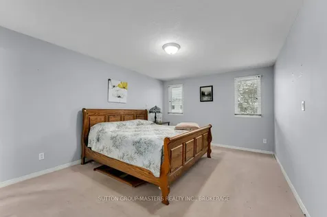 530 Sackville Crescent Kingston ON K7M 8W3