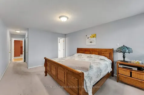 530 Sackville Crescent Kingston ON K7M 8W3