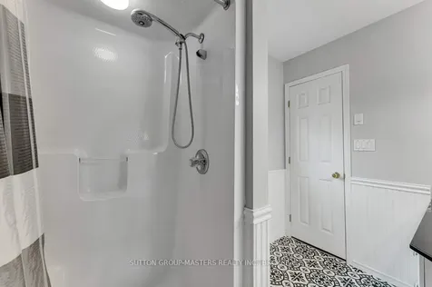530 Sackville Crescent Kingston ON K7M 8W3