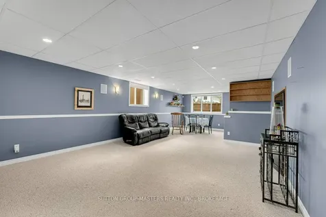 530 Sackville Crescent Kingston ON K7M 8W3