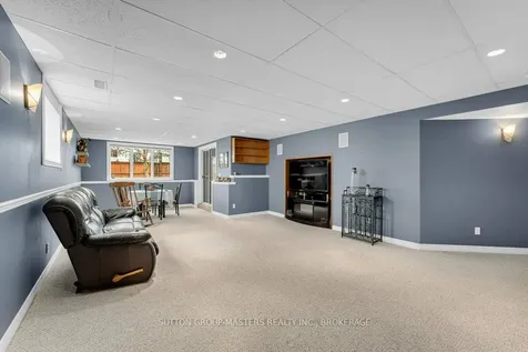 530 Sackville Crescent Kingston ON K7M 8W3