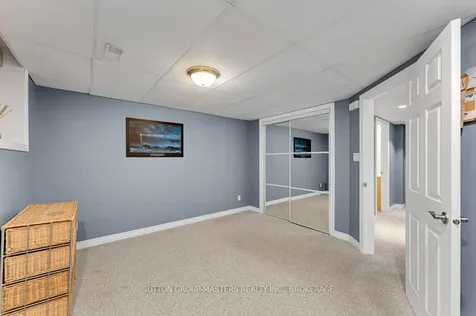 530 Sackville Crescent Kingston ON K7M 8W3