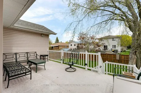 530 Sackville Crescent Kingston ON K7M 8W3