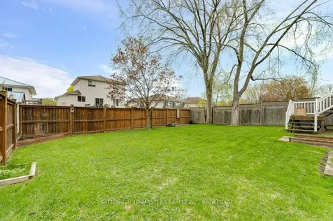 530 Sackville Crescent Kingston ON K7M 8W3