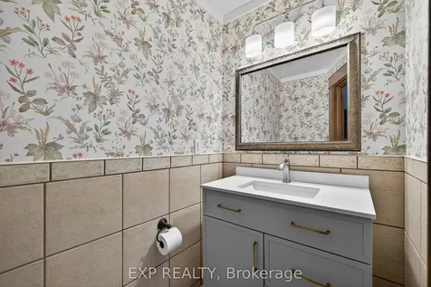 48 Stirling Avenue N Kitchener ON N2H 3G5