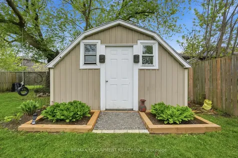 15 Kirk Street St. Catharines ON L2S 1B8