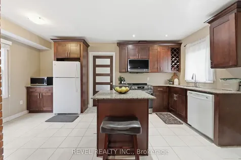 21 Berryman Avenue St. Catharines ON L2R 3W8