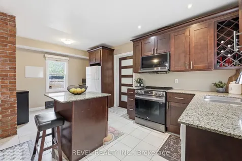 21 Berryman Avenue St. Catharines ON L2R 3W8