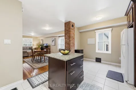 21 Berryman Avenue St. Catharines ON L2R 3W8