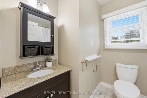 21 Berryman Avenue St. Catharines ON L2R 3W8