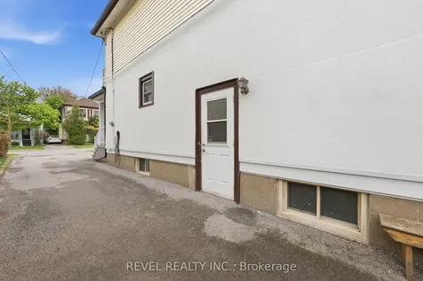 21 Berryman Avenue St. Catharines ON L2R 3W8