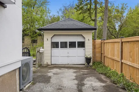 21 Berryman Avenue St. Catharines ON L2R 3W8