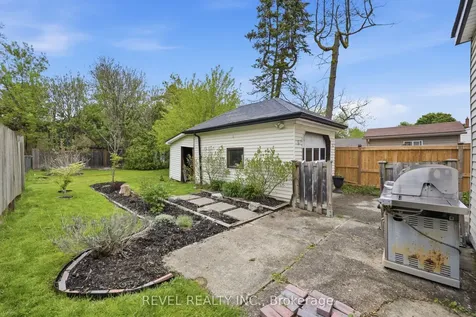 21 Berryman Avenue St. Catharines ON L2R 3W8
