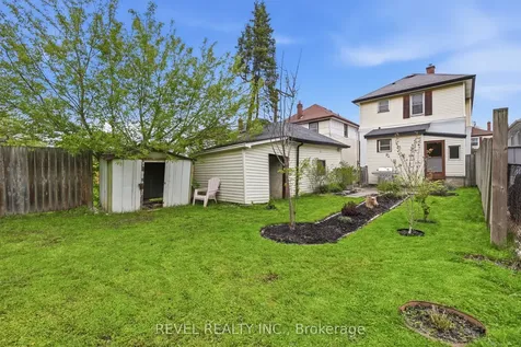 21 Berryman Avenue St. Catharines ON L2R 3W8