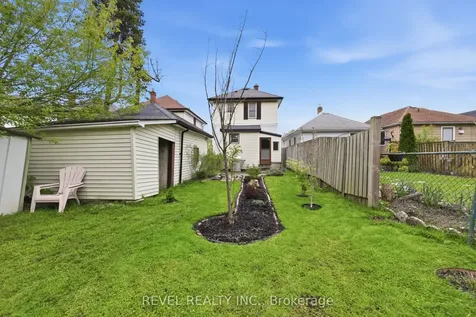 21 Berryman Avenue St. Catharines ON L2R 3W8