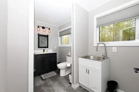 3283 Grove Avenue Fort Erie ON L0S 1N0