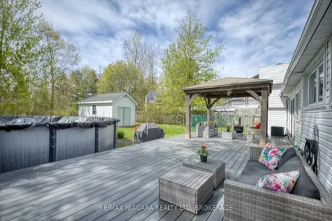 3283 Grove Avenue Fort Erie ON L0S 1N0