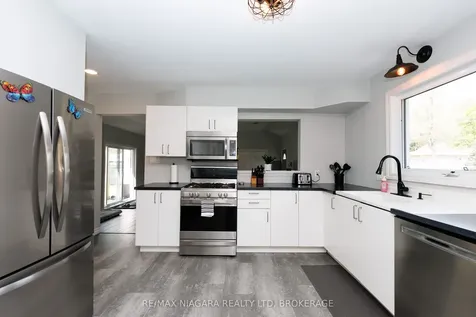 3283 Grove Avenue Fort Erie ON L0S 1N0