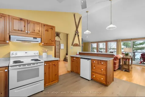 1078 Owls Court Lane Lake Of Bays ON P1H 2J3