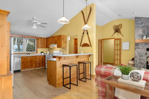 1078 Owls Court Lane Lake Of Bays ON P1H 2J3