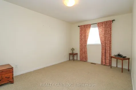 909 Wentworth Street Peterborough ON K9J 8R7