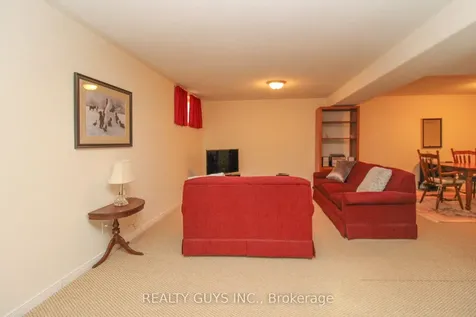 909 Wentworth Street Peterborough ON K9J 8R7