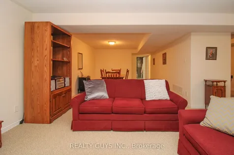 909 Wentworth Street Peterborough ON K9J 8R7