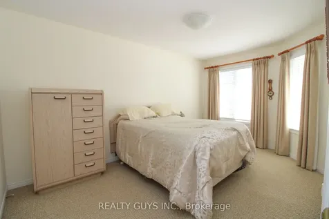 909 Wentworth Street Peterborough ON K9J 8R7