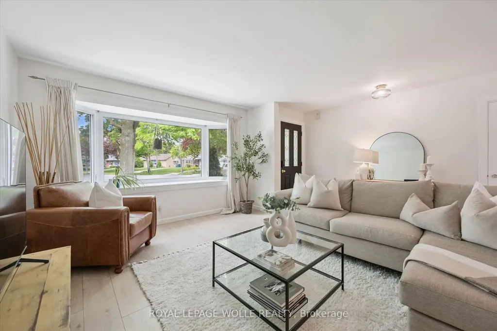 98 Chelsea Road Kitchener ON N2B 1H9