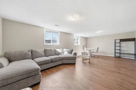 12 Ridgeview Lane Quinte West ON K8V 5P8