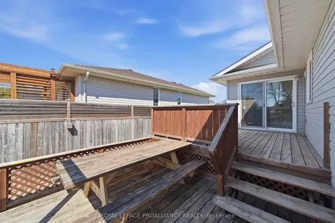 12 Ridgeview Lane Quinte West ON K8V 5P8