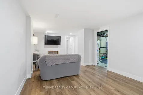 329 Strathroyal Avenue Strathroy-caradoc ON N7G 3G5