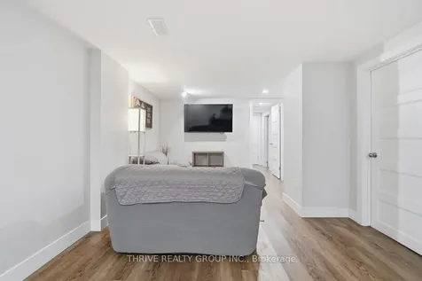 329 Strathroyal Avenue Strathroy-caradoc ON N7G 3G5