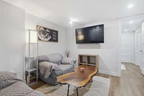 329 Strathroyal Avenue Strathroy-caradoc ON N7G 3G5