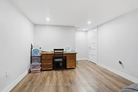 329 Strathroyal Avenue Strathroy-caradoc ON N7G 3G5