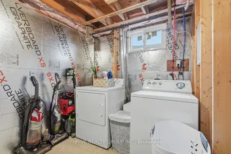 329 Strathroyal Avenue Strathroy-caradoc ON N7G 3G5