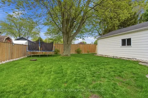 329 Strathroyal Avenue Strathroy-caradoc ON N7G 3G5