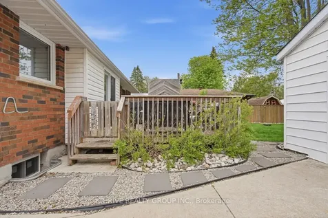 329 Strathroyal Avenue Strathroy-caradoc ON N7G 3G5