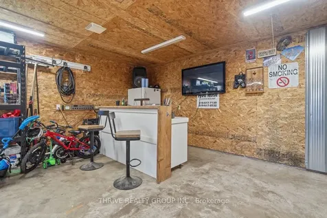 329 Strathroyal Avenue Strathroy-caradoc ON N7G 3G5