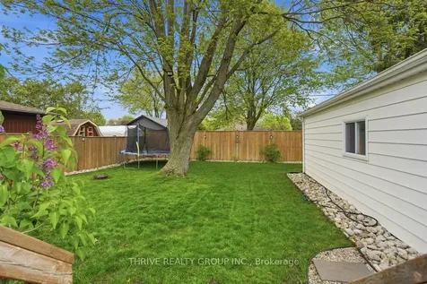 329 Strathroyal Avenue Strathroy-caradoc ON N7G 3G5