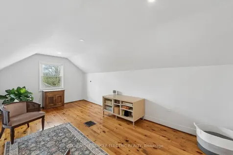 252 Aberdeen Avenue Peterborough ON K9H 4W9