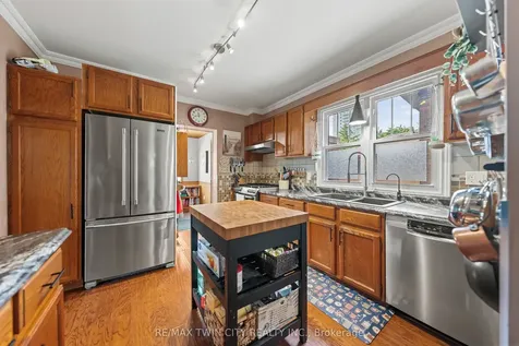 39 Borden Avenue N Kitchener ON N2H 3H9
