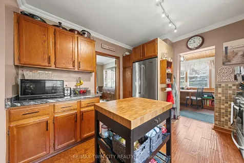 39 Borden Avenue N Kitchener ON N2H 3H9