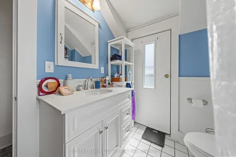 39 Borden Avenue N Kitchener ON N2H 3H9