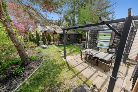 39 Borden Avenue N Kitchener ON N2H 3H9