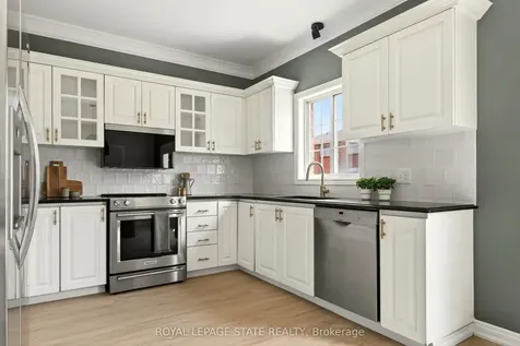 39 Distin Drive Hamilton ON L9A 5K4