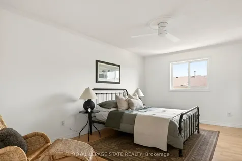 39 Distin Drive Hamilton ON L9A 5K4