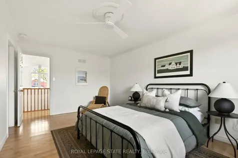 39 Distin Drive Hamilton ON L9A 5K4