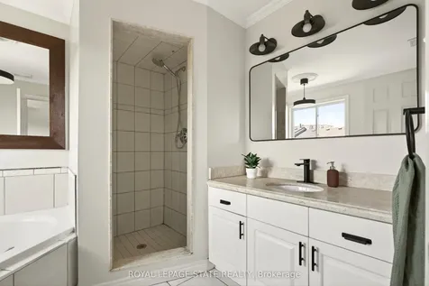 39 Distin Drive Hamilton ON L9A 5K4