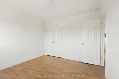 39 Distin Drive Hamilton ON L9A 5K4